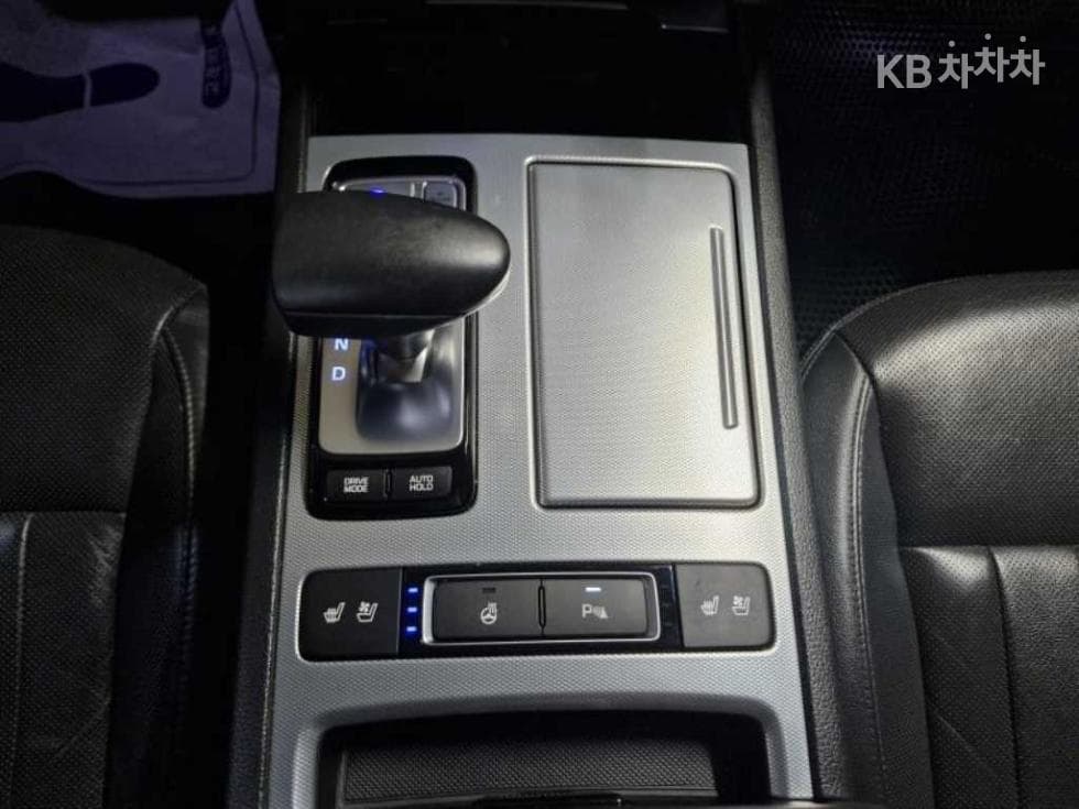 Genesis G803.3 GDI AWD Luxury - 16