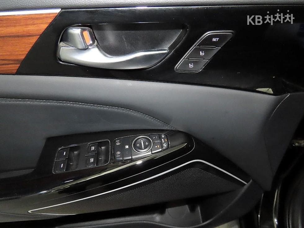 Kia All New K73.3 GDi Limited Plus - 13