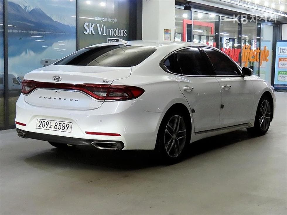 Hyundai Grandeur (Azera)IGRental car 3.0 Gasoline Modern 베이직 Standard - 4