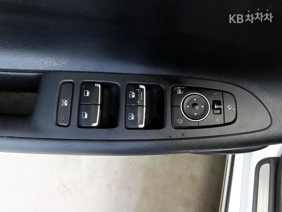 Hyundai Grandeur (Azera)IGRental car 3.0 Gasoline Modern 베이직 Standard - 13