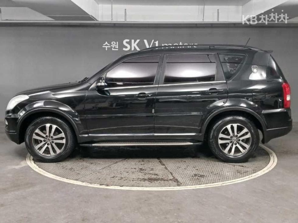 KG Mobility RextonW7-seater (Limousine) 4WD RX7 Luxury - 3