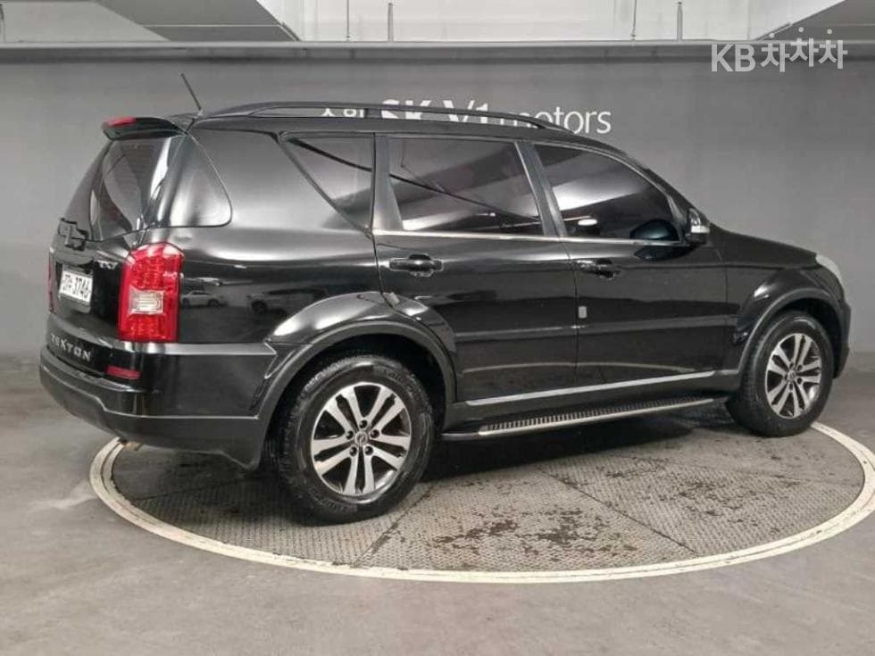 KG Mobility RextonW7-seater (Limousine) 4WD RX7 Luxury - 4