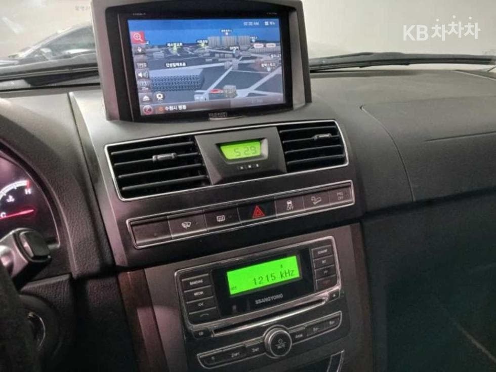 KG Mobility RextonW7-seater (Limousine) 4WD RX7 Luxury - 13