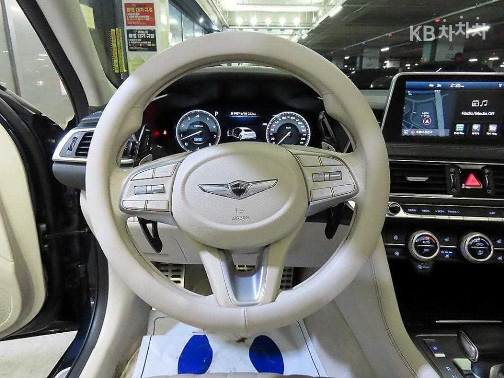 Genesis G70 SPORT3.3T SPORT AWD Prestige - 8