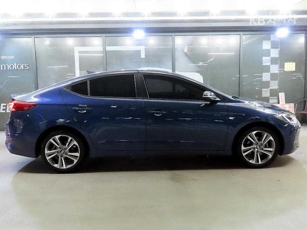 Hyundai Avante (Elantra)AD1.6 GDi Smart - 3