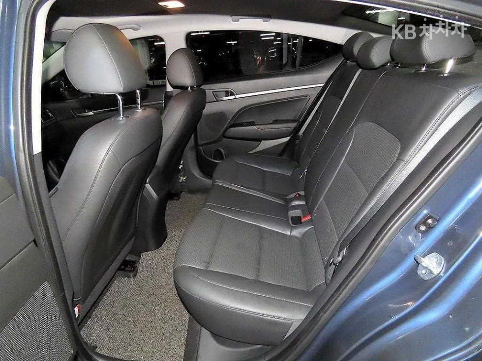Hyundai Avante (Elantra)AD1.6 GDi Smart - 7