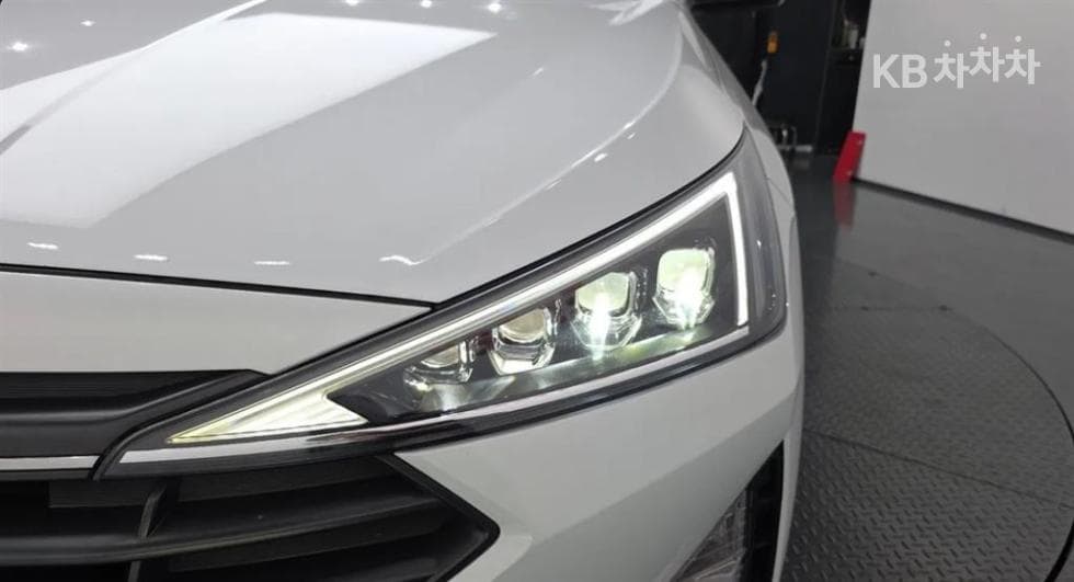 Hyundai The New (facelift) Avante (Elantra) ADSmartstream G1.6 Smart초이스 - 2