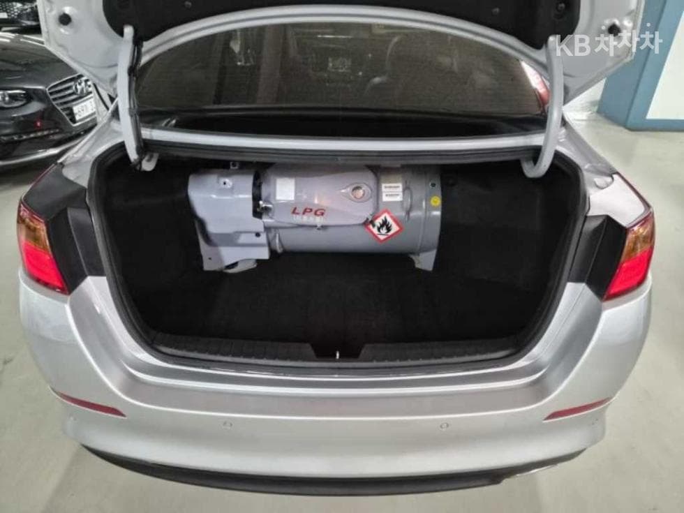 Kia The New (facelift) K5LPI Luxury 경제형 - 17