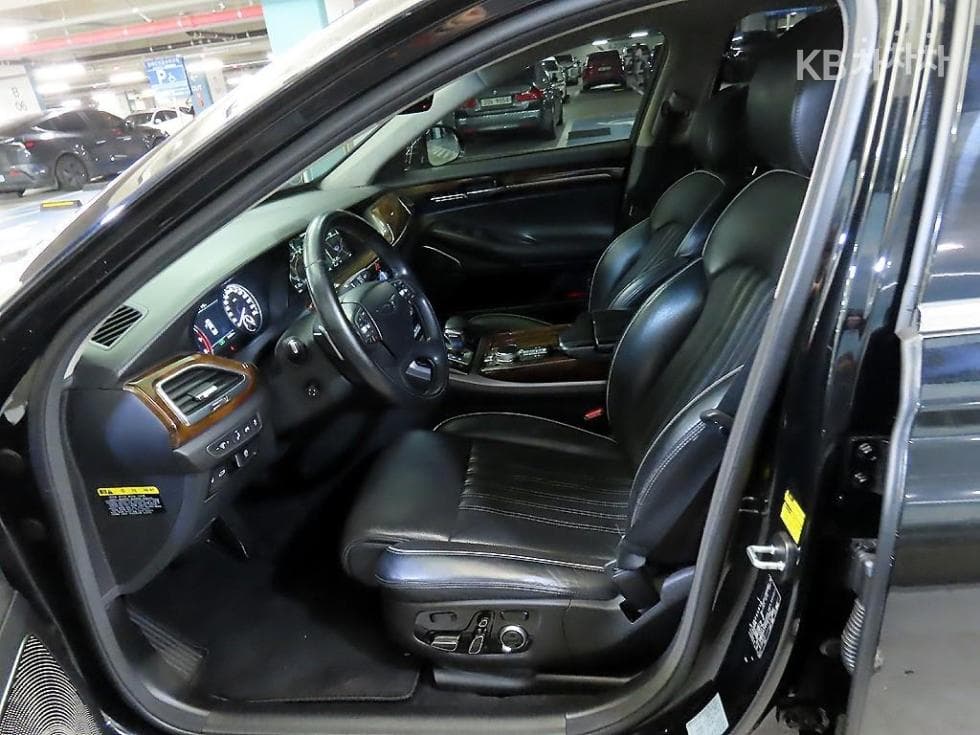 Genesis EQ9005.0 GDI AWD Prestige - 6
