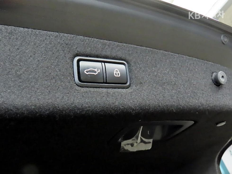 Genesis EQ9005.0 GDI AWD Prestige - 16