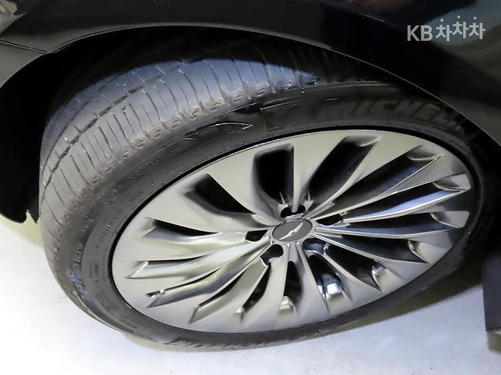 Genesis EQ9005.0 GDI AWD Prestige - 20