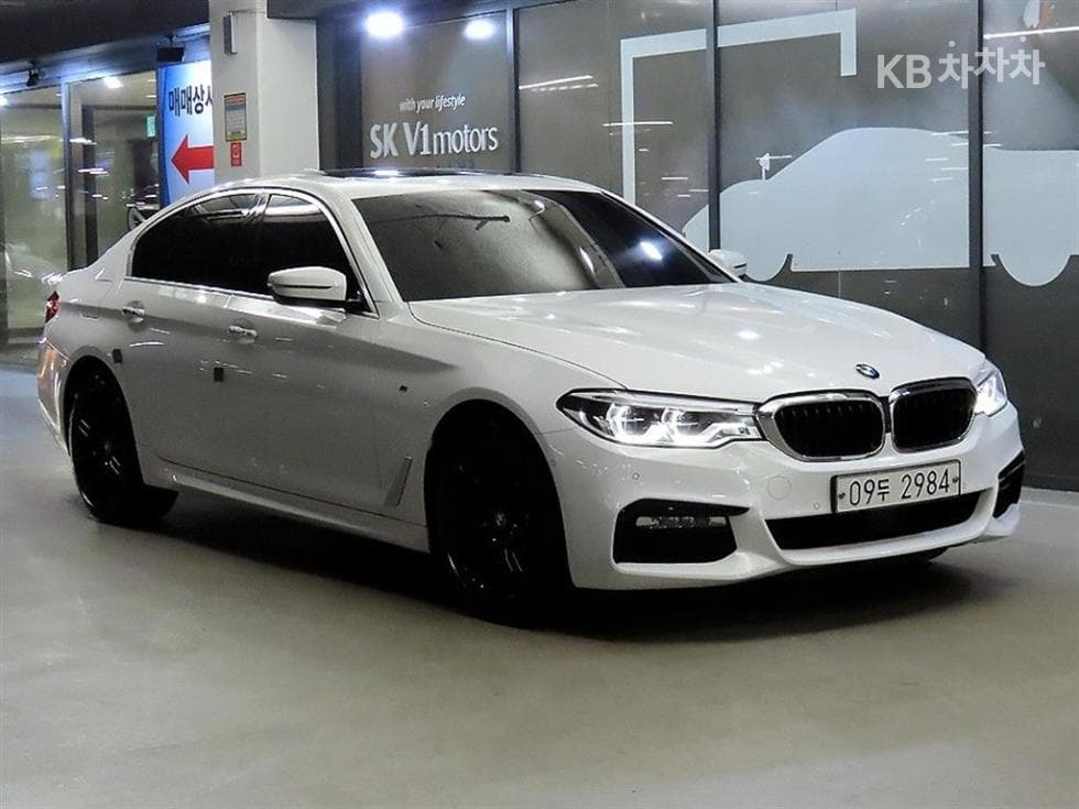 BMW 올New5 Series (G30) 540i xDrive M Sport Plus - Image 1