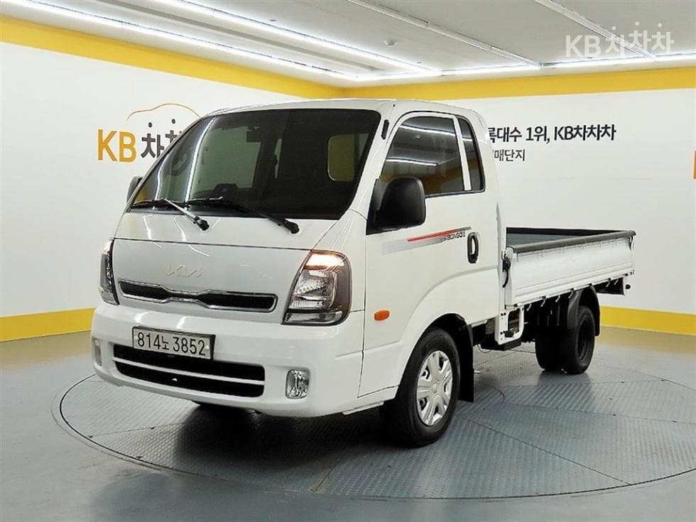 Kia The New (facelift) Bongo 3 (light truck) 1 Ton King Cab Extra Long 2WD L Light - Image 1