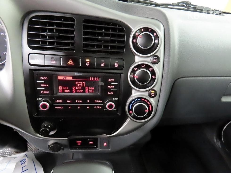 Kia The New (facelift) Bongo 3 (light truck)1 Ton King Cab Extra Long 2WD L Light - 13