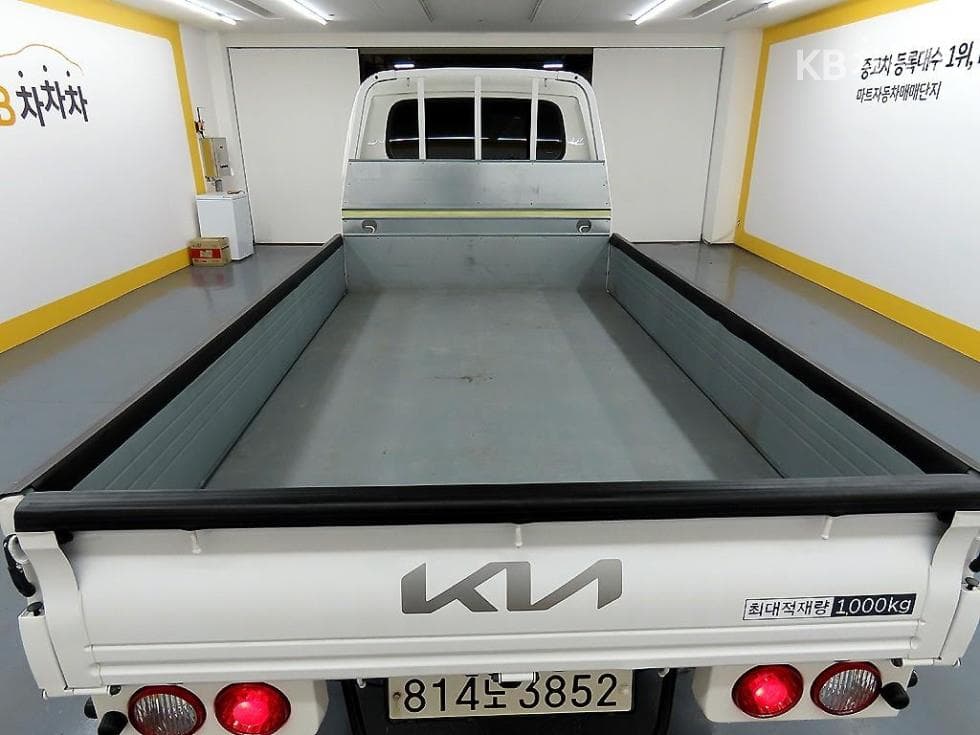 Kia The New (facelift) Bongo 3 (light truck)1 Ton King Cab Extra Long 2WD L Light - 15