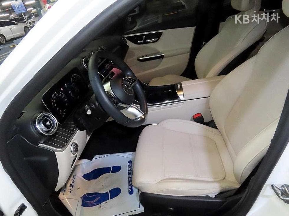 Mercedes-Benz C-Class 6세대(W206)C300 4Matic Avantgarde - 6