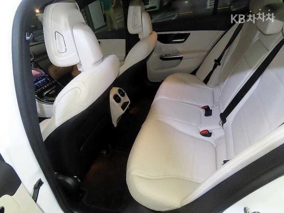 Mercedes-Benz C-Class 6세대(W206)C300 4Matic Avantgarde - 7