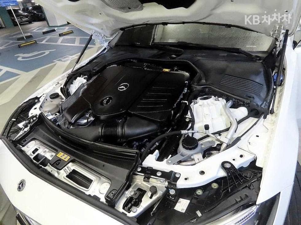 Mercedes-Benz C-Class 6세대(W206)C300 4Matic Avantgarde - 19