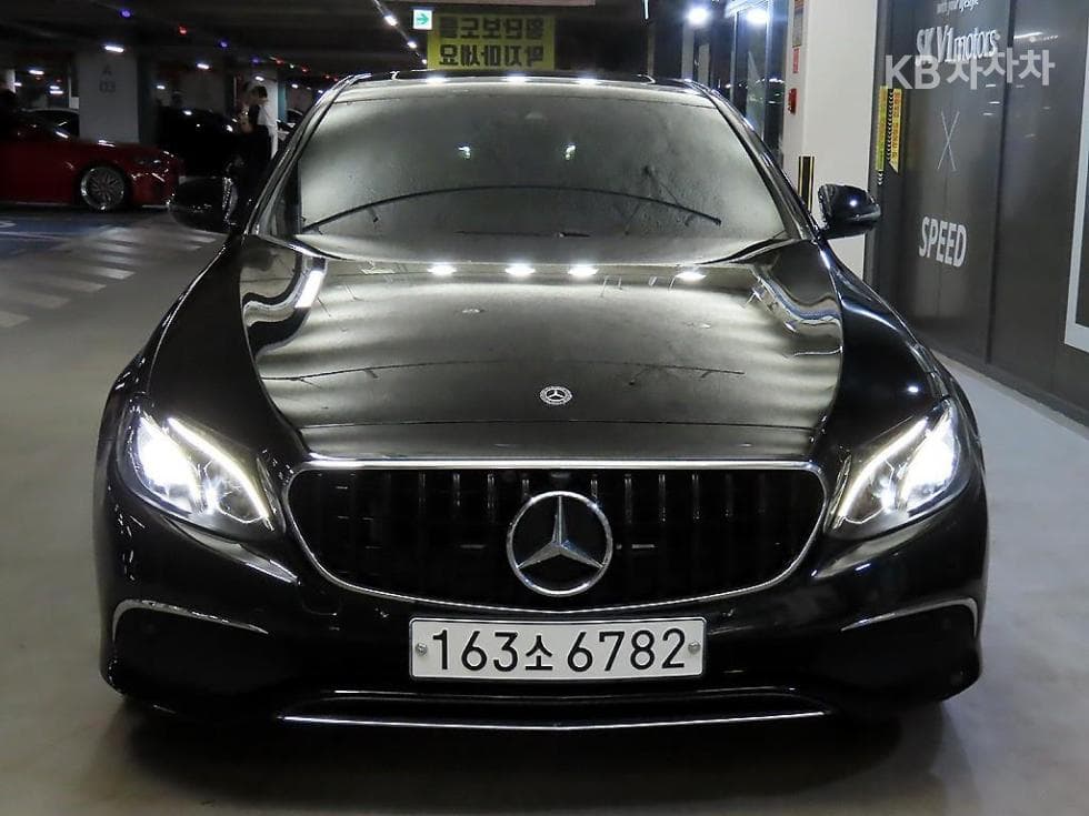 Mercedes-Benz E-Class (W213)E250 Avantgarde - 2