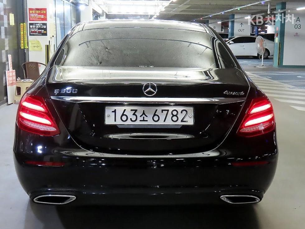 Mercedes-Benz E-Class (W213)E250 Avantgarde - 5