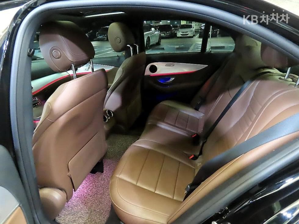 Mercedes-Benz E-Class (W213)E250 Avantgarde - 7