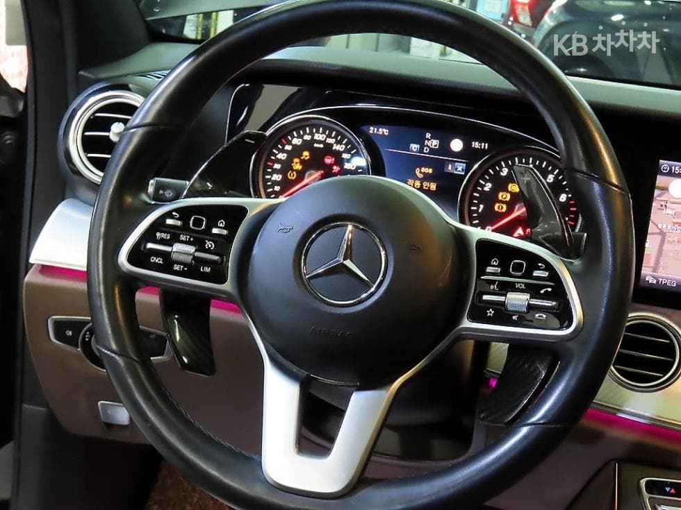 Mercedes-Benz E-Class (W213)E250 Avantgarde - 8