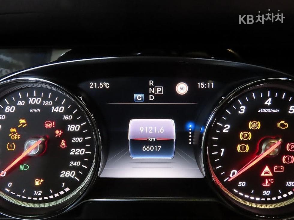 Mercedes-Benz E-Class (W213)E250 Avantgarde - 9