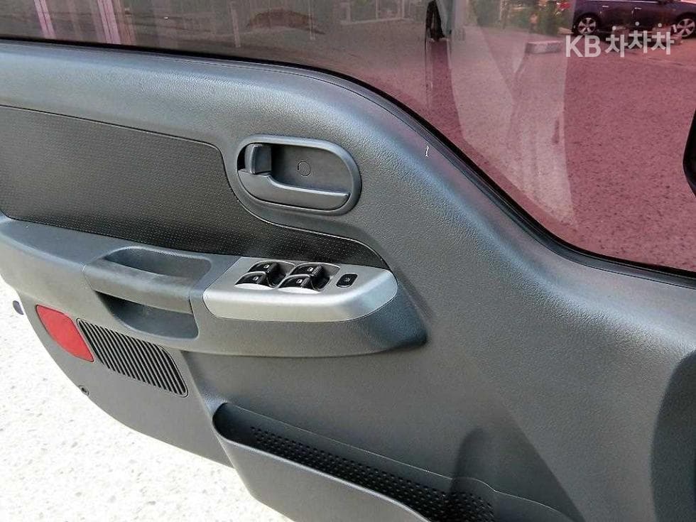 Kia The New (facelift) Bongo 3 (light truck)1 Ton Double Cab Extra Long 2WD L Light - 12
