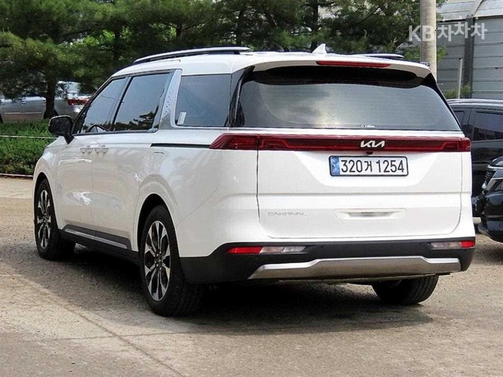 Kia Carnival 4th generationD2.2 9-seater Noblesse - 3
