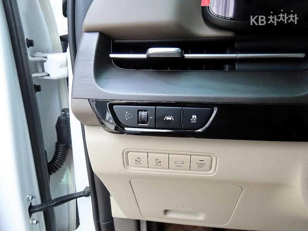 Kia Carnival 4th generationD2.2 9-seater Noblesse - 12