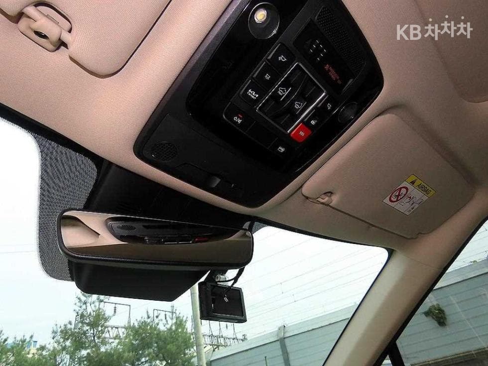Kia Carnival 4th generationD2.2 9-seater Noblesse - 14