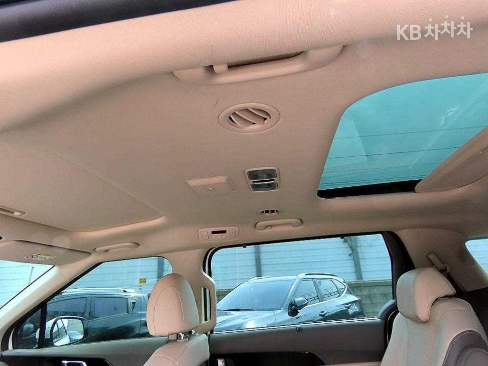 Kia Carnival 4th generationD2.2 9-seater Noblesse - 15