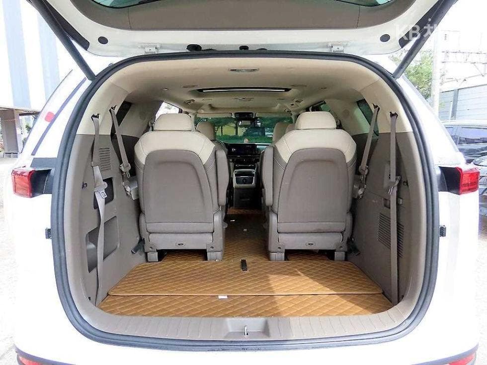 Kia Carnival 4th generationD2.2 9-seater Noblesse - 16