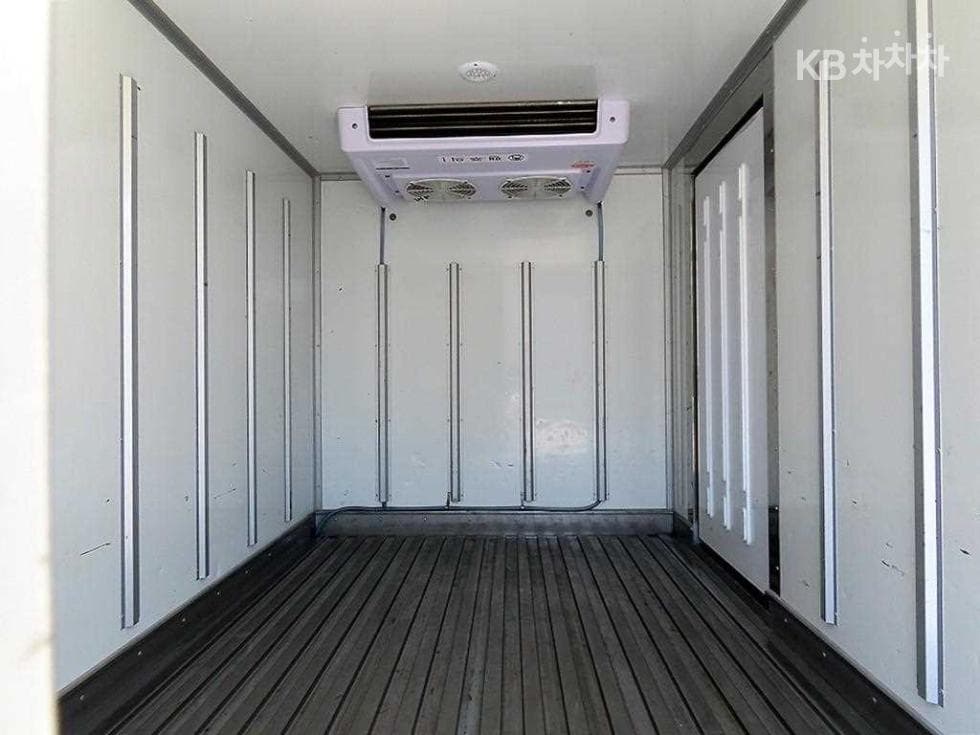 Киа Бонго 3 (лек)1 тон 냉동Товарна надстройка차 Удължено междуосие 표준형 Королевска кабина Лукс - 5