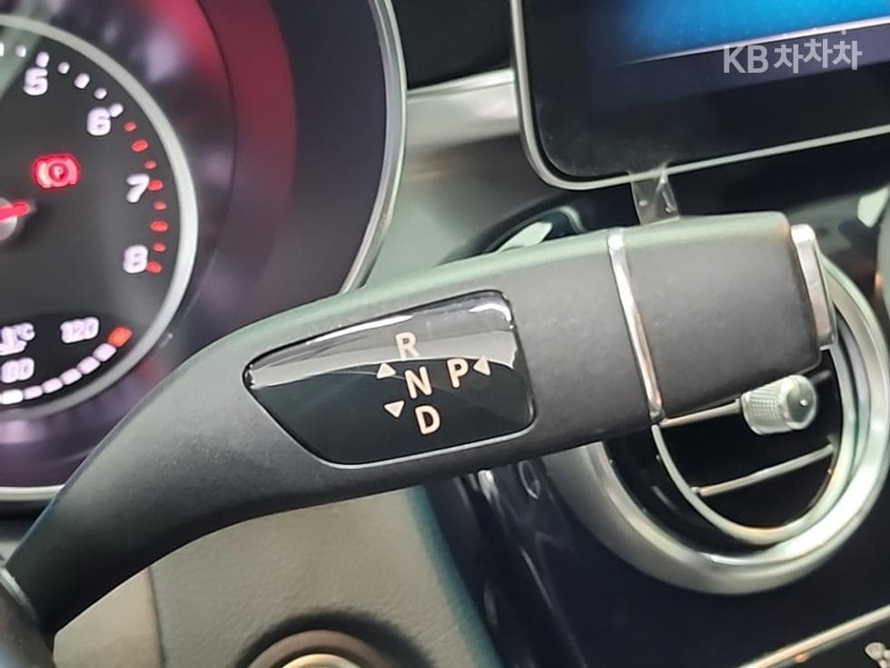 Mercedes-Benz The New (фейслифт) C-КласC200 Cabriolet - 8