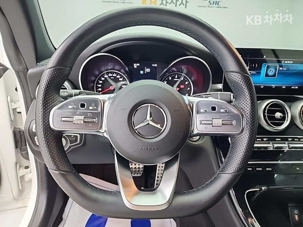Mercedes-Benz The New (фейслифт) C-КласC200 Cabriolet - 9