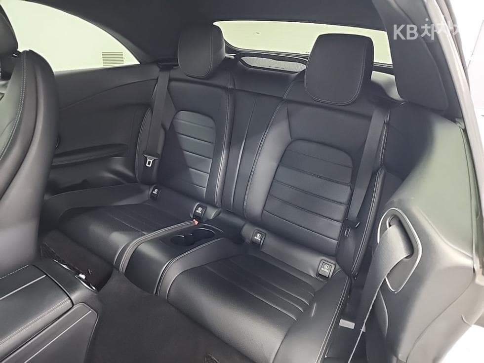 Mercedes-Benz The New (фейслифт) C-КласC200 Cabriolet - 12