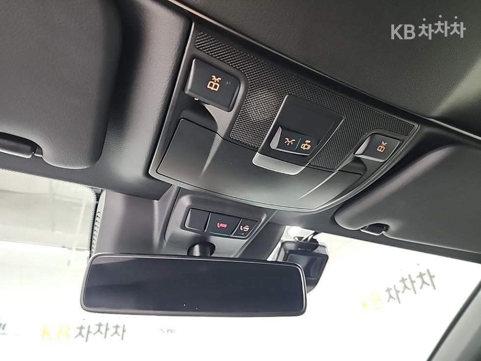 Mercedes-Benz The New (фейслифт) C-КласC200 Cabriolet - 15