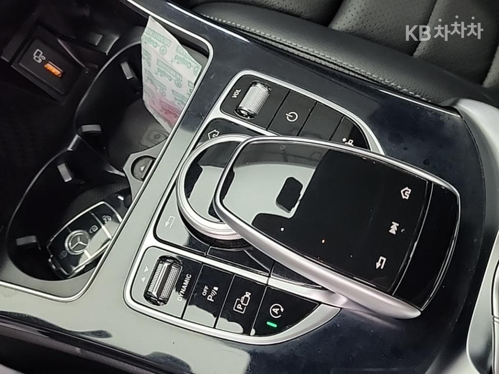 Mercedes-Benz The New (фейслифт) C-КласC200 Cabriolet - 16