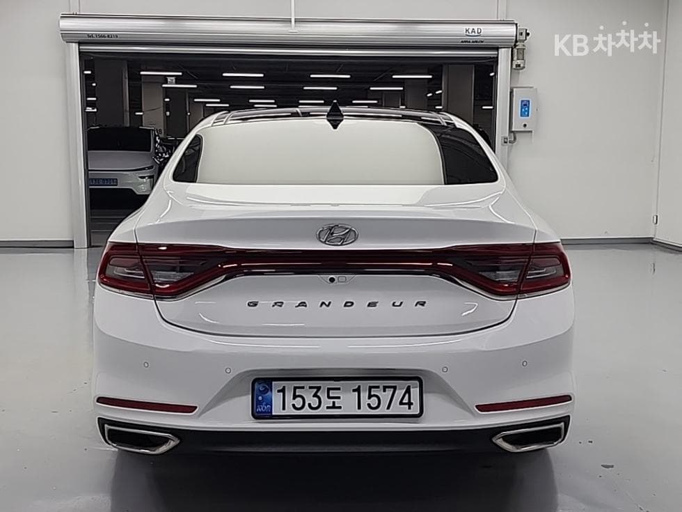 Hyundai Grandeur (Azera)IGRental car 3.0 LPi Modern Standard - 3