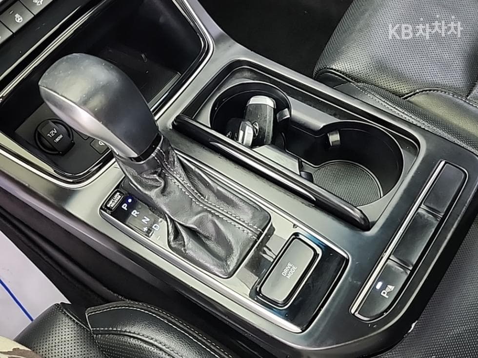 Hyundai Grandeur (Azera)IGRental car 3.0 LPi Modern Standard - 8