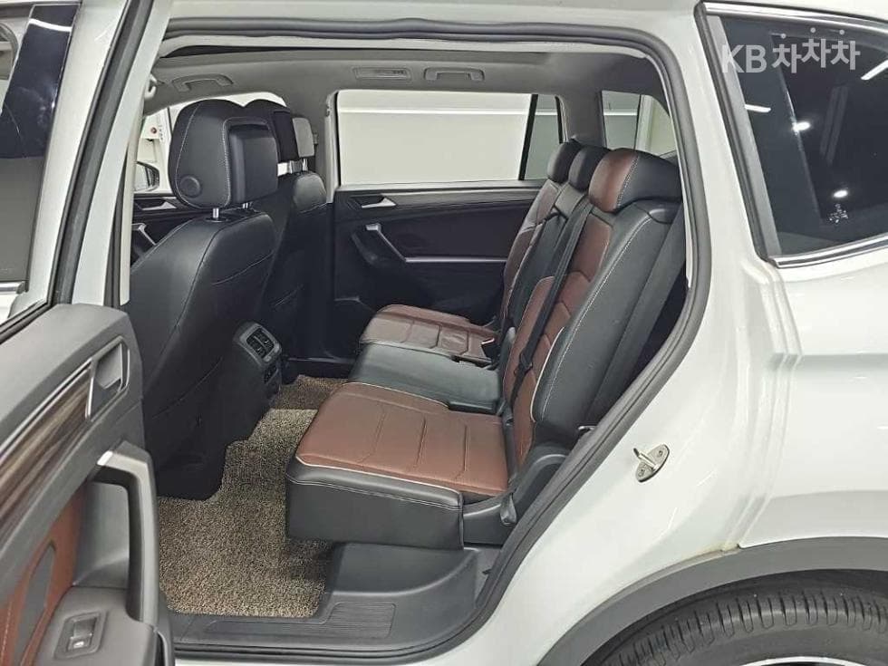 Volkswagen Tiguan Allspace2.0 Turbocharged Stratified Injection (VW) Prestige - 12