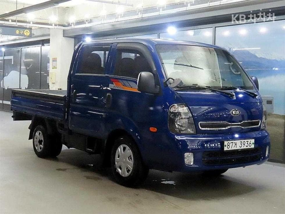 Киа Бонго 3 (лек) 1 тон Удължено междуосие Королевска кабина CRDi GX - Image 1