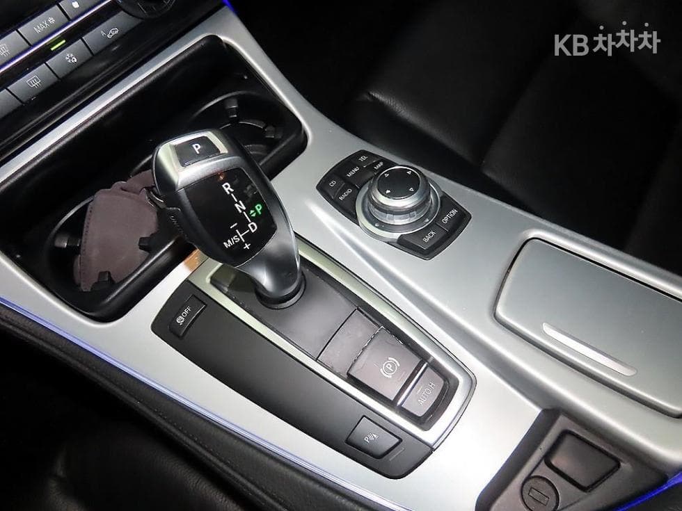 BMW Нов5 Серия520d F10 - 12