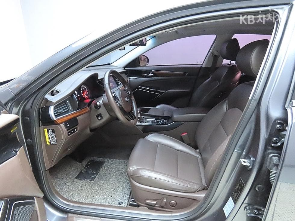 Kia All New K72.4 GDI Prestige - 10