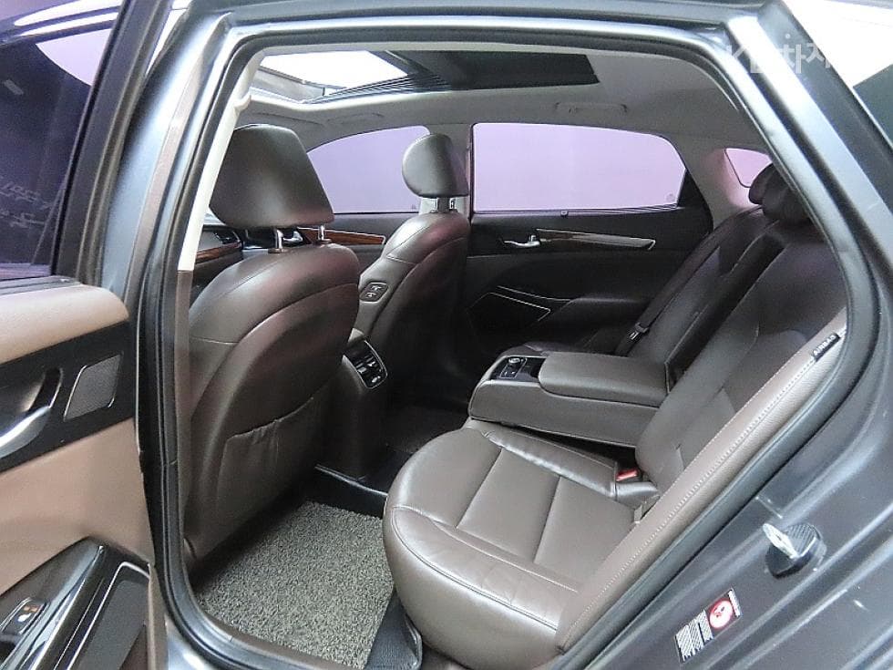 Kia All New K72.4 GDI Prestige - 11