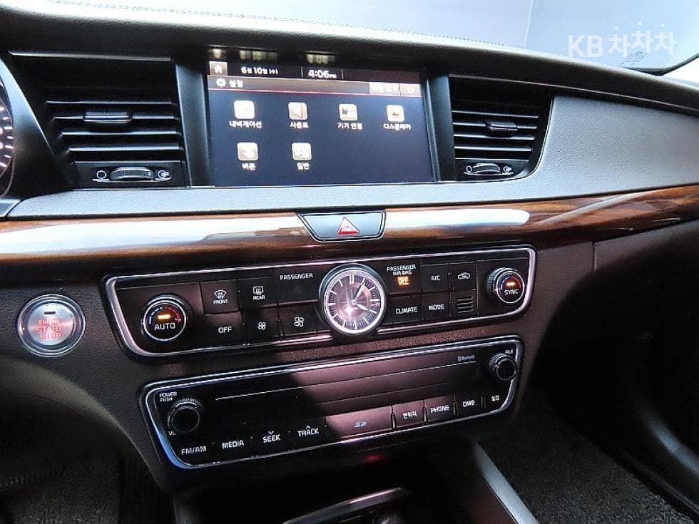 Kia All New K72.4 GDI Prestige - 16