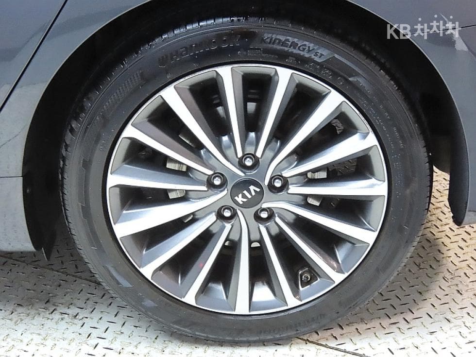 Kia All New K72.4 GDI Prestige - 20