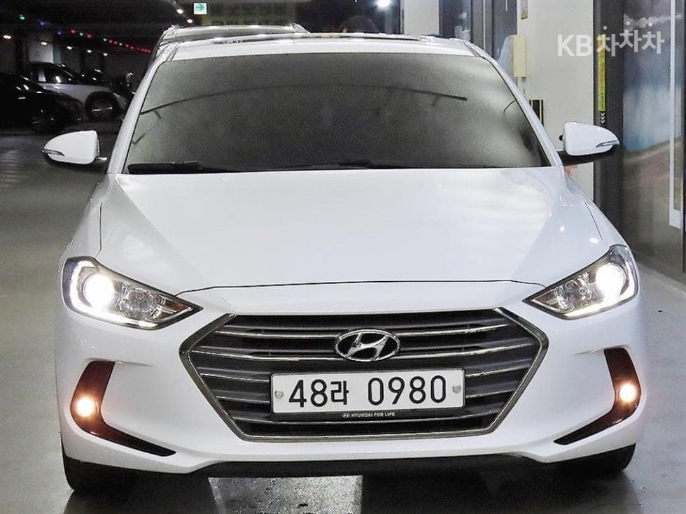 Хюндай Avante (Elantra)AD1.6 GDi Modern Специал (специален признак/издание) - 2