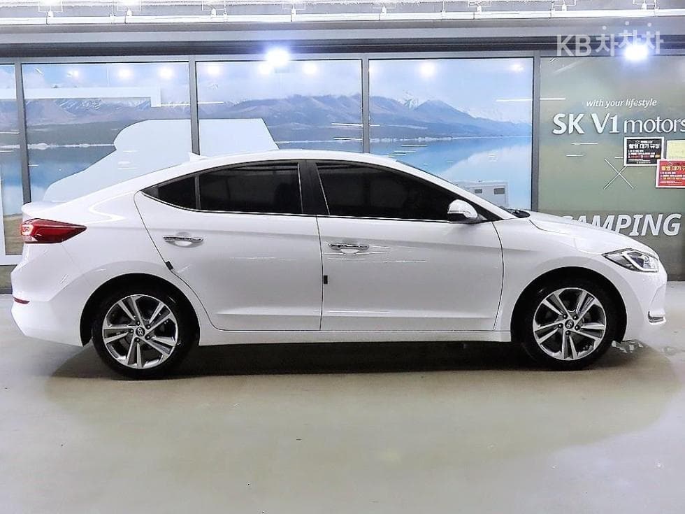 Хюндай Avante (Elantra)AD1.6 GDi Modern Специал (специален признак/издание) - 3